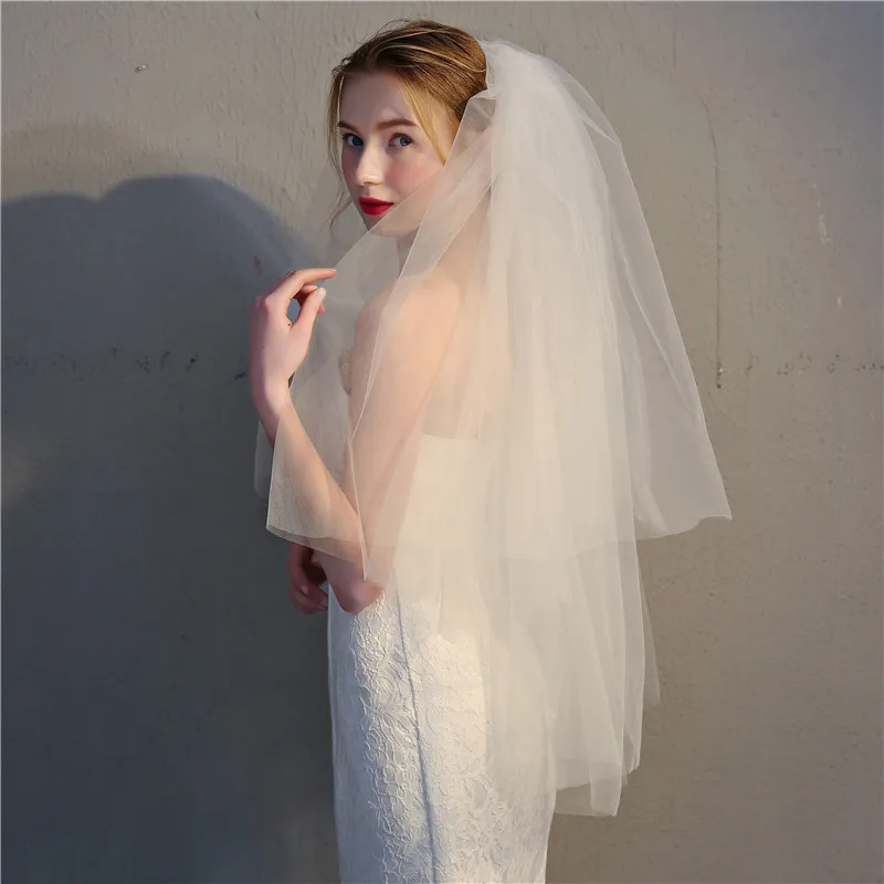 Hot Sale 2018 White Ivory Short Veil Two Layers Wedding Bridal Veil With Comb Wedding Accessories EE706
Hot Sale 2018 White Ivory Short Veil Two Layers Wedding Bridal Veil With Comb Wedding Accessories EE706