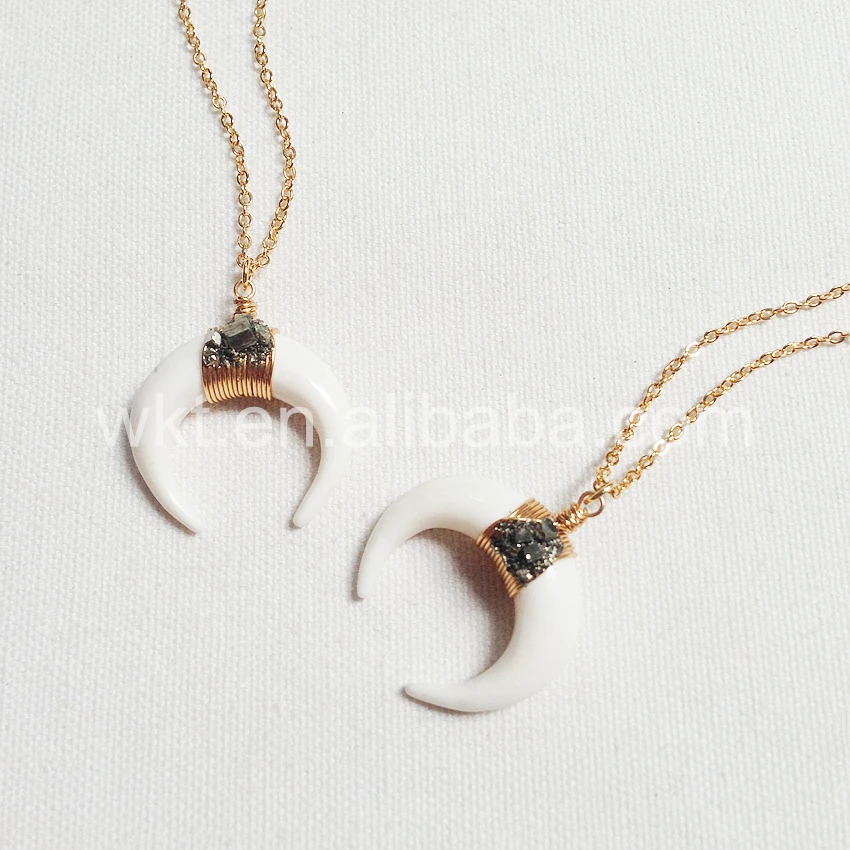 WT-N715 Wholesale Carve Crescent horn Pendant Necklace bull bone horn pendant crescent with pyrite paved charm gold necklace
WT-N715 Wholesale Carve Crescent horn Pendant Necklace bull bone horn pendant crescent with pyrite paved charm gold necklace