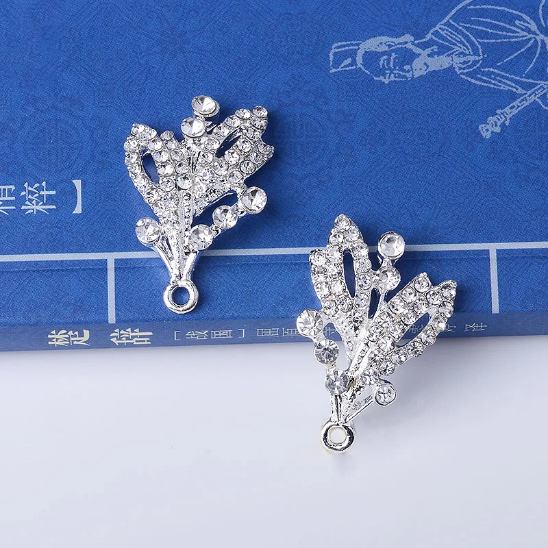 50PC 20*30mm tone Alloy Material Crystal Leaf Charm Leaf Branch Pendant for Wedding Head DIY Handmade Jewelry Making
50PC 20*30mm tone Alloy Material Crystal Leaf Charm Leaf Branch Pendant for Wedding Head DIY Handmade Jewelry Making