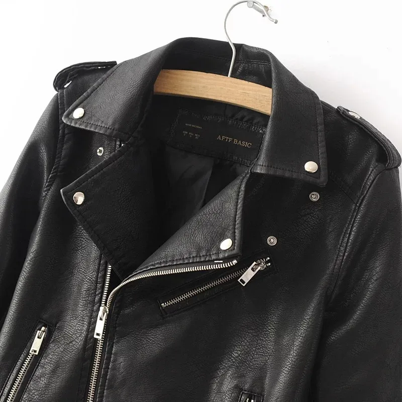 New Autumn Fashion Street Women's Short Washed PU Leather Jacket Zipper Bright Colors Ladies Basic Female Jackets Good Quality
New Autumn Fashion Street Women's Short Washed PU Leather Jacket Zipper Bright Colors Ladies Basic Female Jackets Good Quality