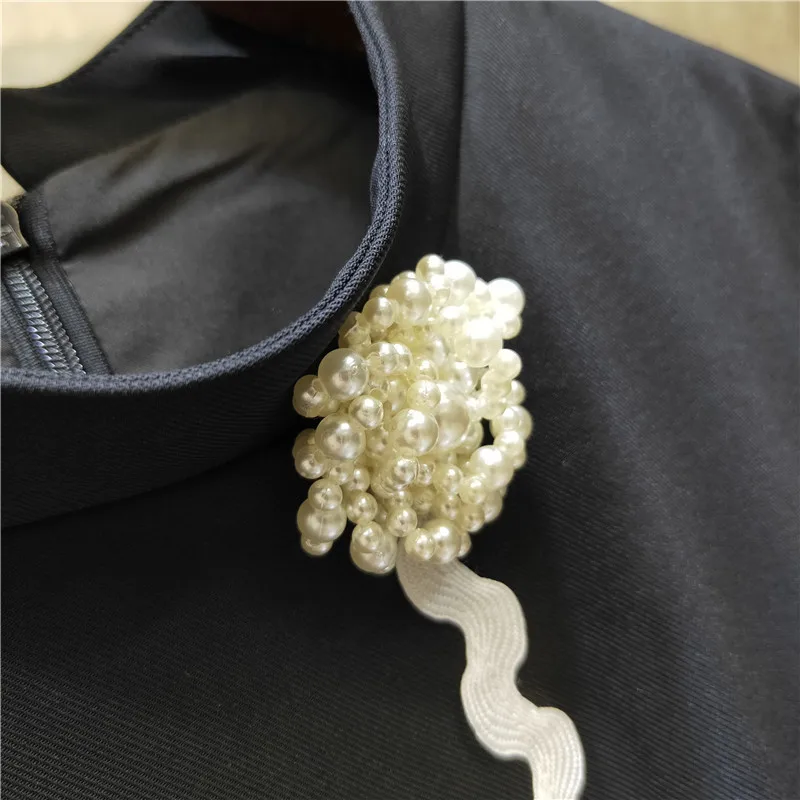 New European Style Women's Party Dresses Black Color Luxury Beading Embroidery Patchwork 2019 Split Sleeves Ladies Elegant Dress
New European Style Women's Party Dresses Black Color Luxury Beading Embroidery Patchwork 2019 Split Sleeves Ladies Elegant Dress