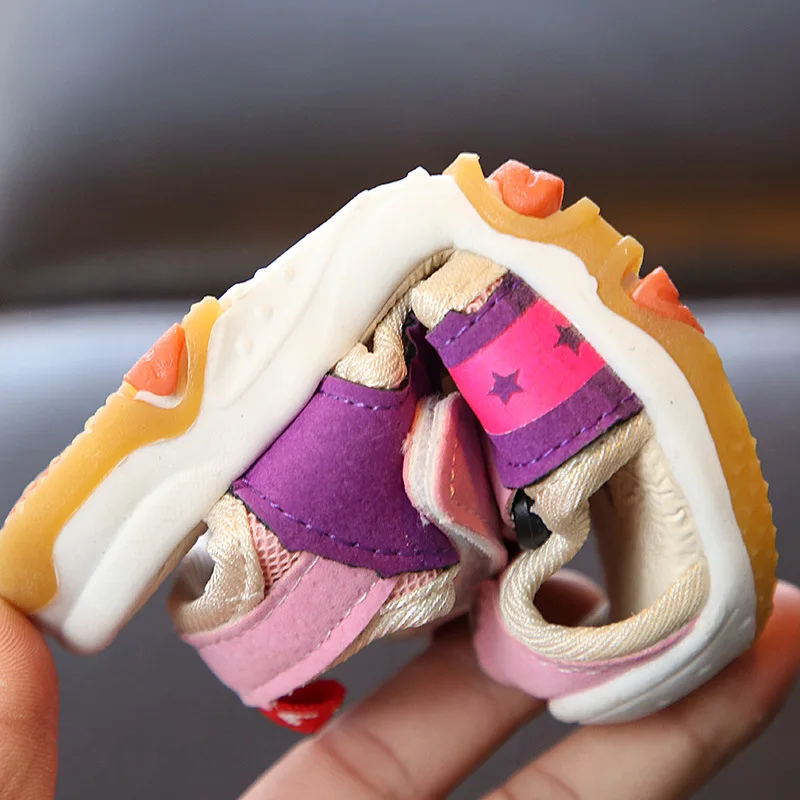 2020 new baby toddler shoes Baotou sandals boys and girls casual shoes children beach shoes soft bottom children's shoes 21-30
2020 new baby toddler shoes Baotou sandals boys and girls casual shoes children beach shoes soft bottom children's shoes 21-30