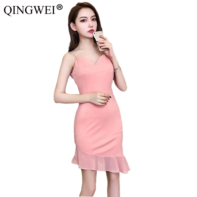 Real shot 2018 summer new temperament women dress sexy low-cut sling Slim was thin irregular bag hip Party dress
Real shot 2018 summer new temperament women dress sexy low-cut sling Slim was thin irregular bag hip Party dress