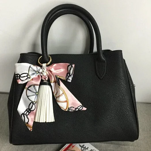 New Elegant Fashion Satin Silk Bowknot PU leather Tassel Keychain Key ring For Women Bag Charms Accessories Llaveros 13colors
New Elegant Fashion Satin Silk Bowknot PU leather Tassel Keychain Key ring For Women Bag Charms Accessories Llaveros 13colors