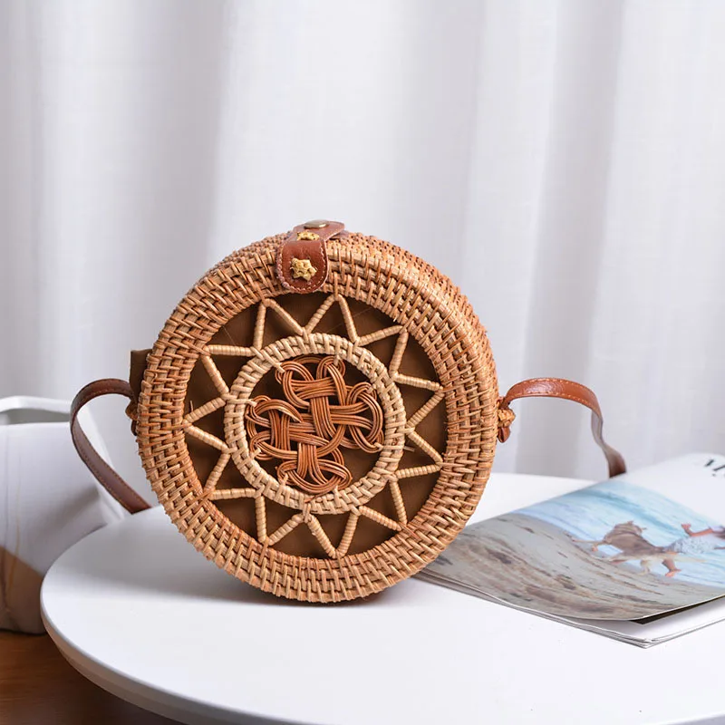 Hollow Out Twist Handmade Rattan Bags Weaving Bohemia Beach Straw Shoulder Bag Tassels Stars Net 20cm Women Crossbody Bag B398
Hollow Out Twist Handmade Rattan Bags Weaving Bohemia Beach Straw Shoulder Bag Tassels Stars Net 20cm Women Crossbody Bag B398