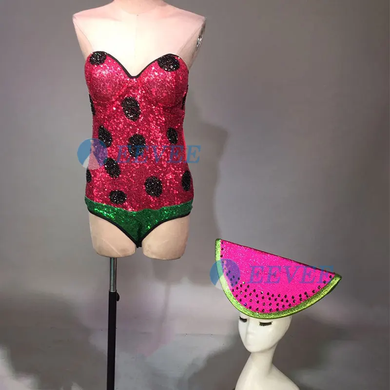 Женский Ds Bar новый костюм для ночного клуба, боди для DJ Singer Gogo, головной убор, фруктовая серия (арбуз), боди, джазовые сценические костюмы
Женский Ds Bar новый костюм для ночного клуба, боди для DJ Singer Gogo, головной убор, фруктовая серия (арбуз), боди, джазовые сценические костюмы
