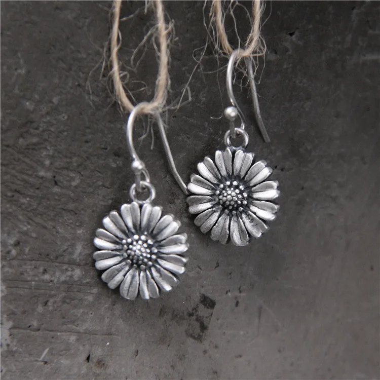 2018 Promotion Earings Fashion Jewelry Of Restoring Ancient Ways Is Sunflower Eardrop Of Thai Beautiful Chrysanthemum Earrings
2018 Promotion Earings Fashion Jewelry Of Restoring Ancient Ways Is Sunflower Eardrop Of Thai Beautiful Chrysanthemum Earrings