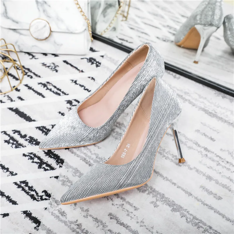 Fashion pointed shallow mouth wine glass with set foot single shoes 2019female casual wild rhinestone solid color women's shoes
Fashion pointed shallow mouth wine glass with set foot single shoes 2019female casual wild rhinestone solid color women's shoes
