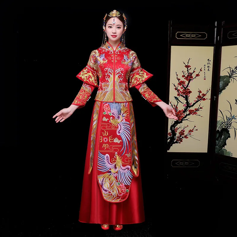 China Style wedding dress Bridal Gown Embroidery cheongsam Elegant toast suits Overseas Traditional bride Qipao Dresses womens
China Style wedding dress Bridal Gown Embroidery cheongsam Elegant toast suits Overseas Traditional bride Qipao Dresses womens