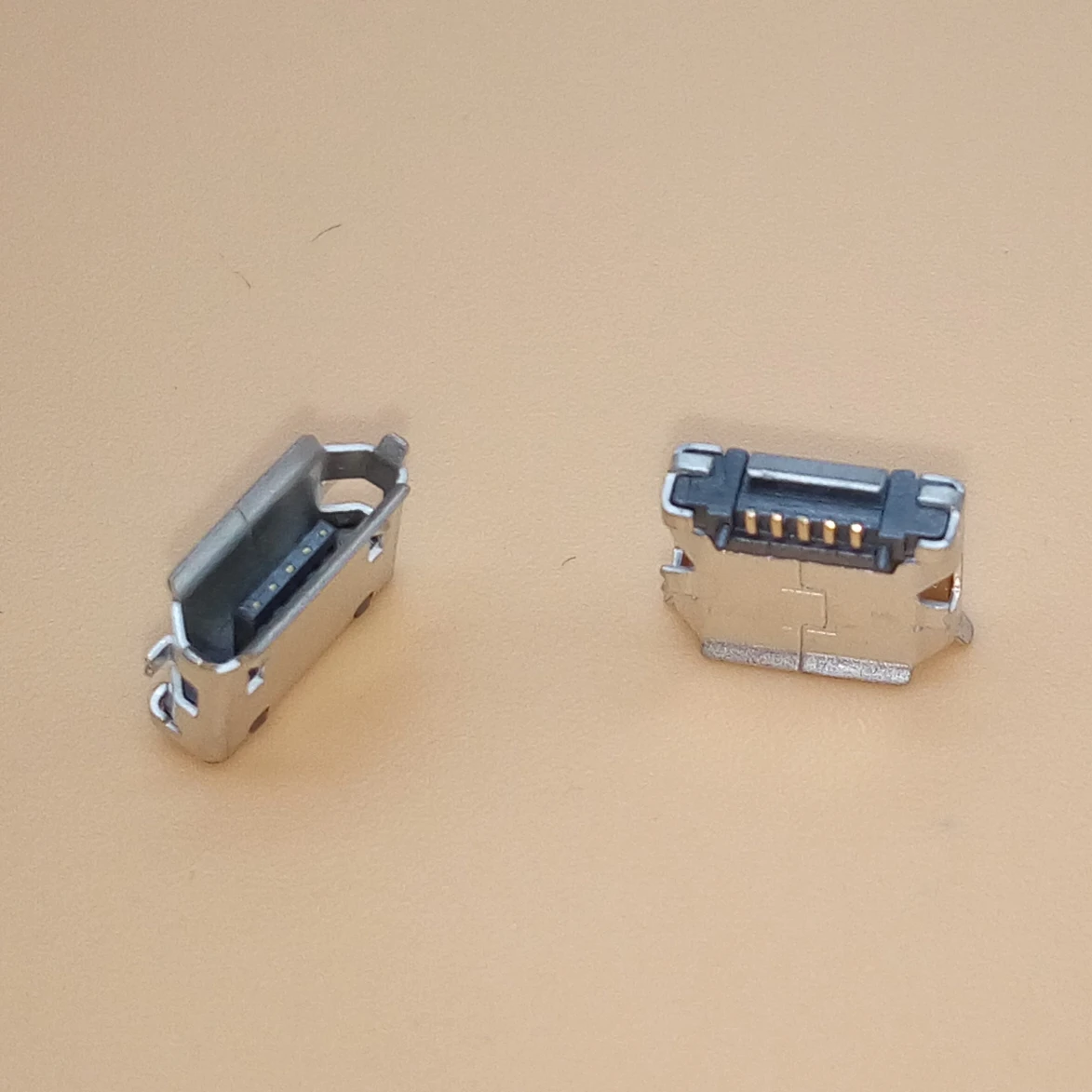 10 шт./лот разъем Micro USB гнездо типа 5Pin MK5P SMT Хвостовая зарядная розетка печатная плата
10 шт./лот разъем Micro USB гнездо типа 5Pin MK5P SMT Хвостовая зарядная розетка печатная плата