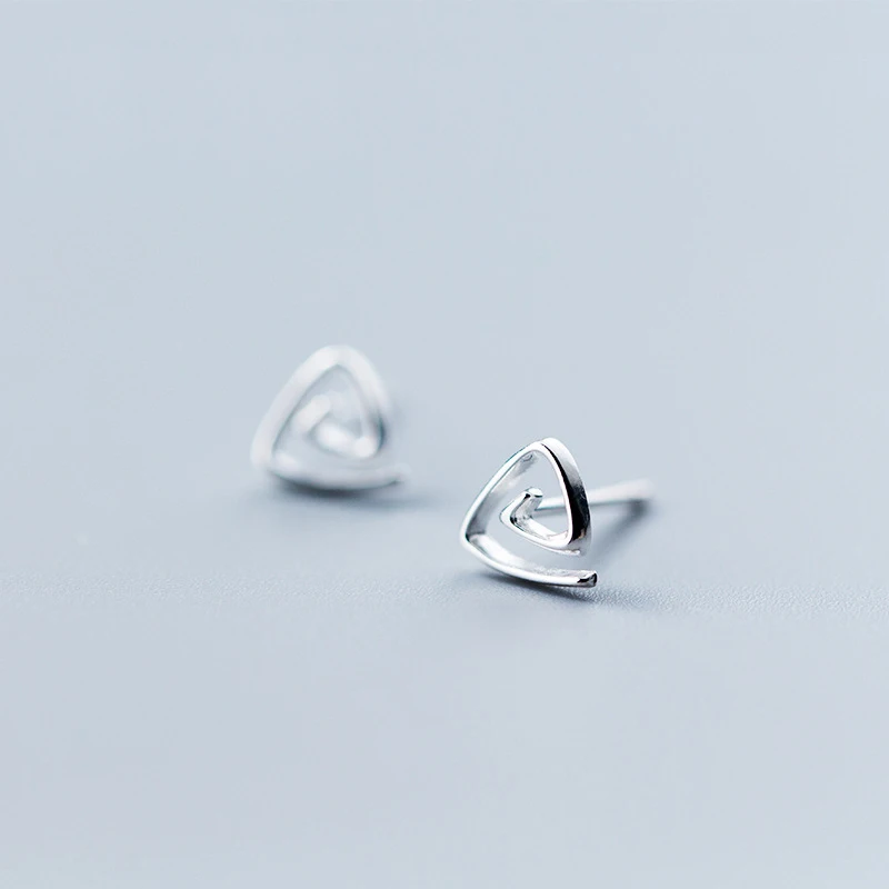 MloveAcc Punk Geometry Triangle Spiral Stud Earrings Minimalist 925 Sterling Silver Earrings for Women Birthday Party Gift
MloveAcc Punk Geometry Triangle Spiral Stud Earrings Minimalist 925 Sterling Silver Earrings for Women Birthday Party Gift