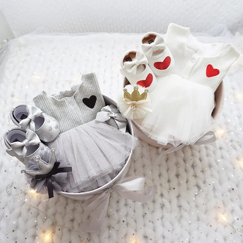 1 set baby shower babygirl pink princess skirt flower hairband newborn shoes socks birthday party gifts babyshower gift box bag
1 set baby shower babygirl pink princess skirt flower hairband newborn shoes socks birthday party gifts babyshower gift box bag