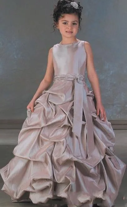 2017 Simple High Neck Taffeta Girl's Pageant Dresses Sleeveless Girls' Formal Occasion Gowns 2015 New Arrival Girls' Dress ZP036
2017 Simple High Neck Taffeta Girl's Pageant Dresses Sleeveless Girls' Formal Occasion Gowns 2015 New Arrival Girls' Dress ZP036