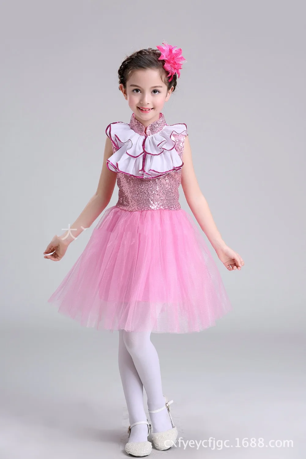 1 piece Girls dance dress stand collar ballet tutu dress adult performance ballet dress
1 piece Girls dance dress stand collar ballet tutu dress adult performance ballet dress