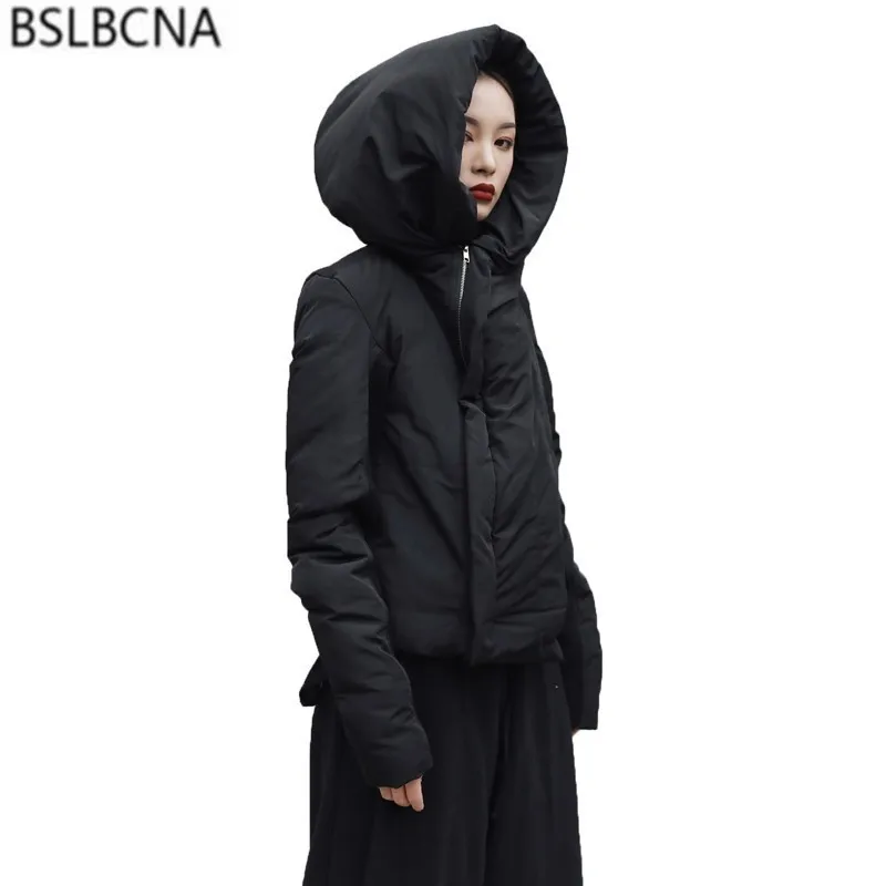 2022 European Fashion 1 Streetwear Zipper Winter Jacket Women Hooded Hat New Black Short Cotton Padded Coat Female A483
2022 European Fashion 1 Streetwear Zipper Winter Jacket Women Hooded Hat New Black Short Cotton Padded Coat Female A483