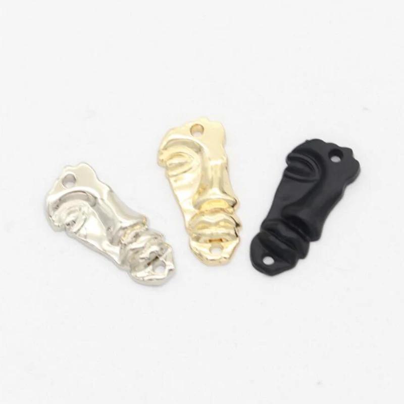 custom zinc alloy Embossed face Metal label clothing decorative sewing tags 10mm * 20mm custom 2 holes brand clothing labels
custom zinc alloy Embossed face Metal label clothing decorative sewing tags 10mm * 20mm custom 2 holes brand clothing labels