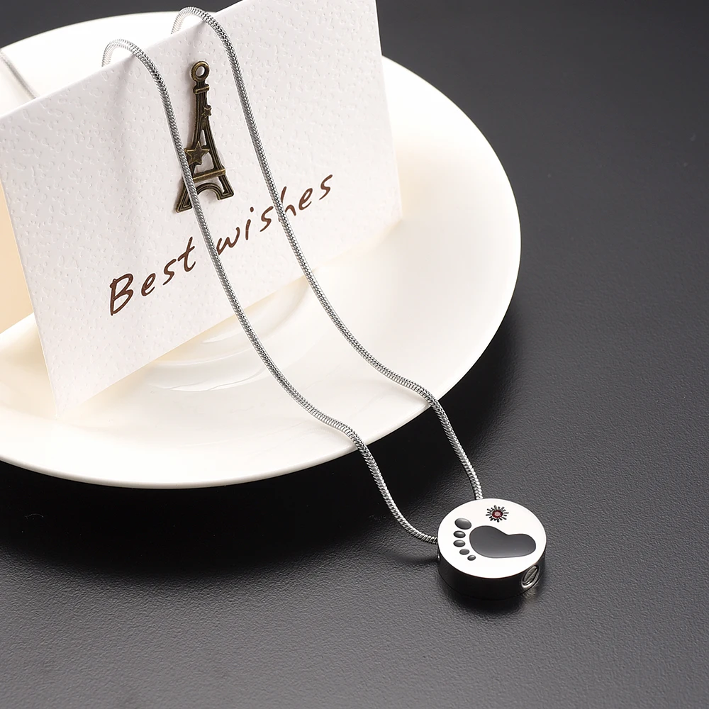 LKJ9911 Foot Engraved Red Mini Stone Inlay Round Cremation Jewelry in Memory of Loss Love Ash Holder Keepsake Jewelry
LKJ9911 Foot Engraved Red Mini Stone Inlay Round Cremation Jewelry in Memory of Loss Love Ash Holder Keepsake Jewelry