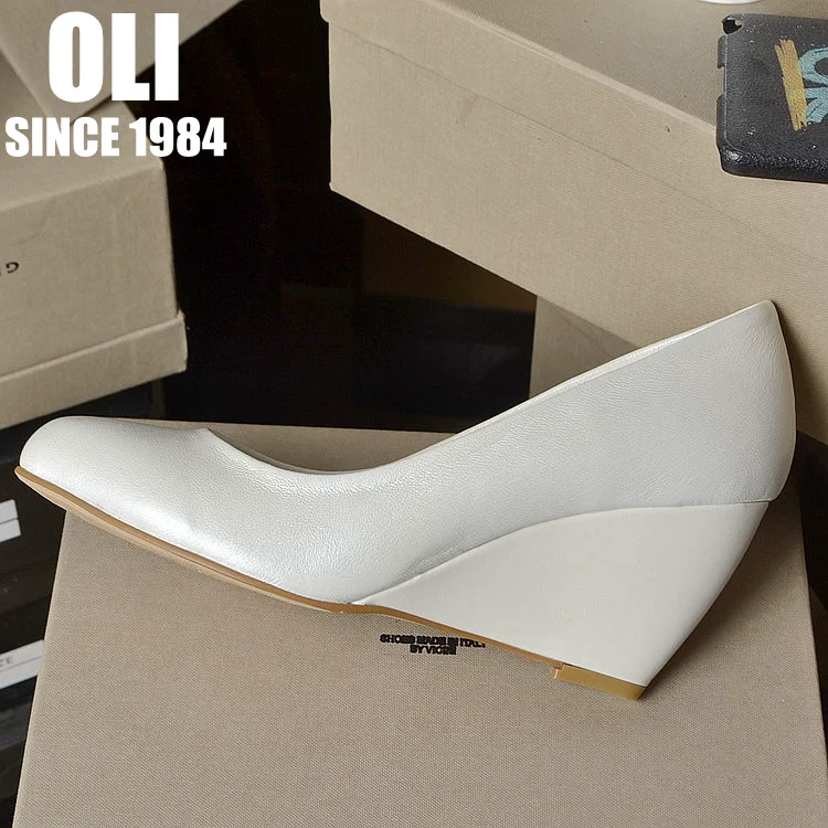 White wedding shoes plus size maternity wedges bridal shoes single shoes genuine sheepskin leather round toe spring and autumn
White wedding shoes plus size maternity wedges bridal shoes single shoes genuine sheepskin leather round toe spring and autumn