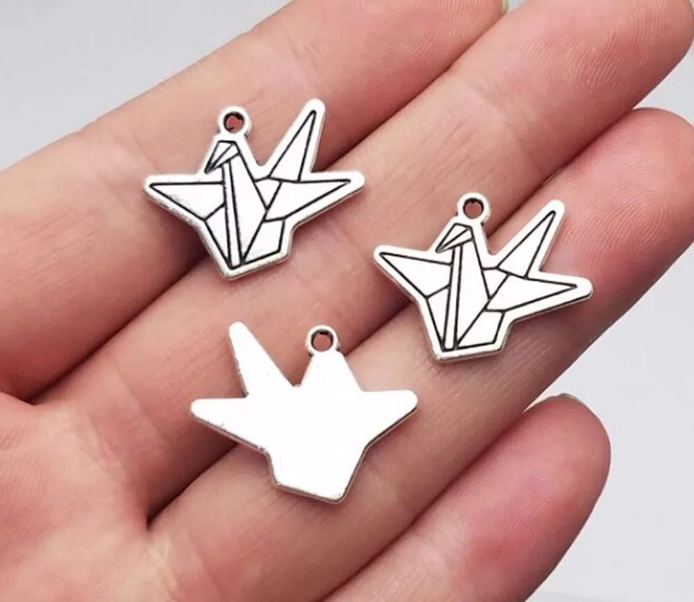 20pcs/lot--22x17mm, Antique silver plated Paper crane charms,DIY supplies,Jewelry accessories
20pcs/lot--22x17mm, Antique silver plated Paper crane charms,DIY supplies,Jewelry accessories