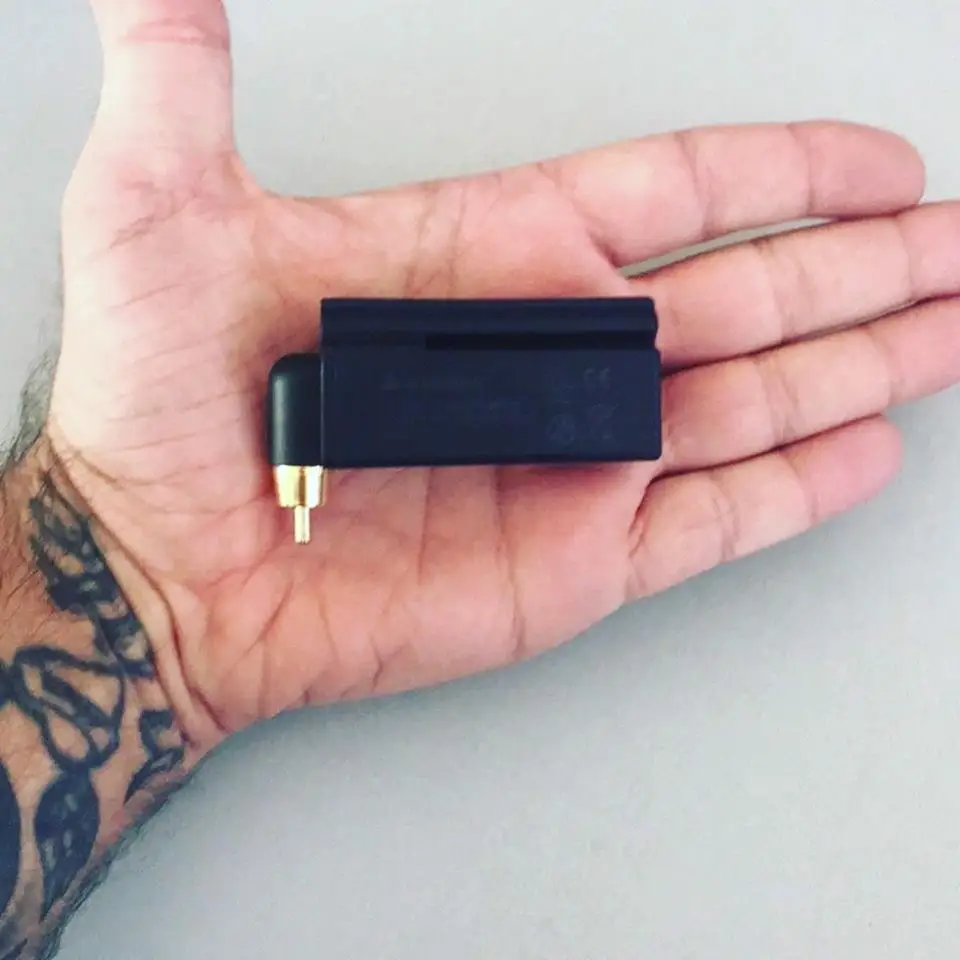 Новый беспроводной мини-блок питания для татуировки 2000 мА RCA DC, доступное устройство для татуировки, оборудование для перманентного макияжа
Новый беспроводной мини-блок питания для татуировки 2000 мА RCA DC, доступное устройство для татуировки, оборудование для перманентного макияжа