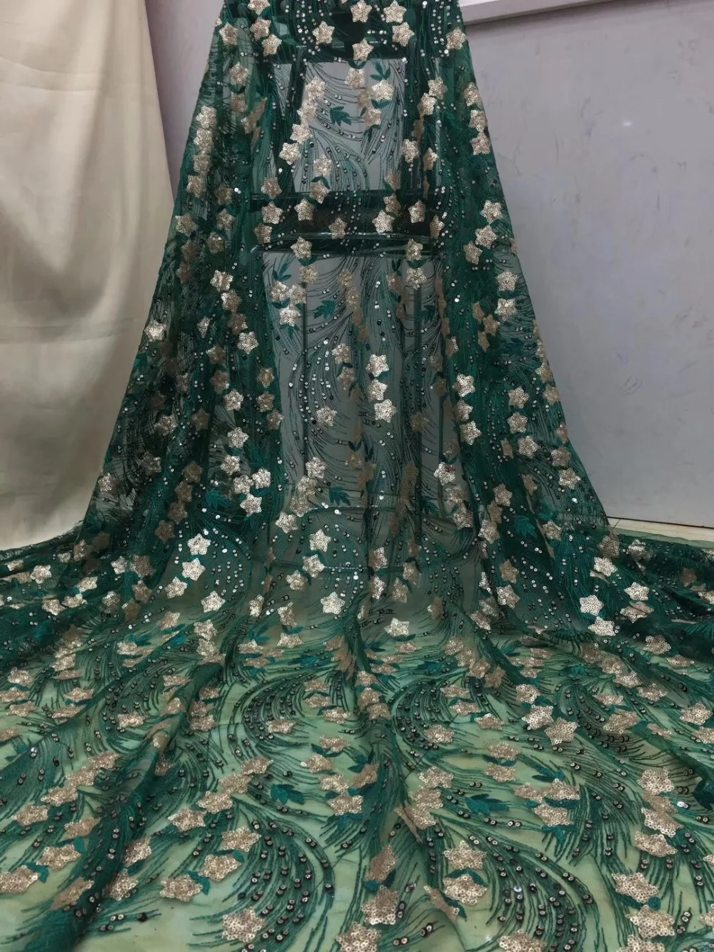 2018Nigerian Tulle Lace Fabric Fast Sequins Shipping African Lace Fabric For Wedding Gold Sequin Embroidery green 3d Lace Fabric
2018Nigerian Tulle Lace Fabric Fast Sequins Shipping African Lace Fabric For Wedding Gold Sequin Embroidery green 3d Lace Fabric