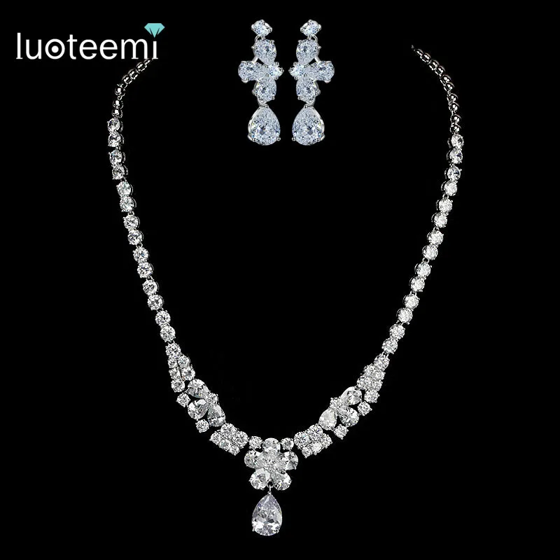 LUOTEEMI New Arrival Women AAA Zircon Big Waterdrop Pendant Clear CZ Wedding Bridal Sets Luxury Jewelry Wholesale
LUOTEEMI New Arrival Women AAA Zircon Big Waterdrop Pendant Clear CZ Wedding Bridal Sets Luxury Jewelry Wholesale