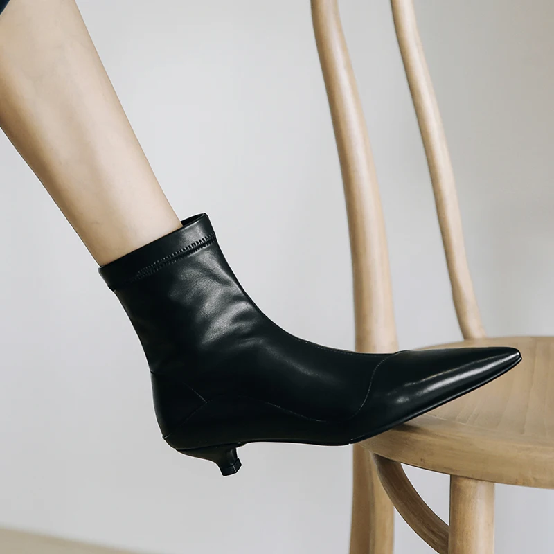 ISNOM Med Heels Women Ankle Boots Pointed Toe Short Plush Footwear Stretch Leather Female Boot Fashion Office Shoes Women Winter
ISNOM Med Heels Women Ankle Boots Pointed Toe Short Plush Footwear Stretch Leather Female Boot Fashion Office Shoes Women Winter