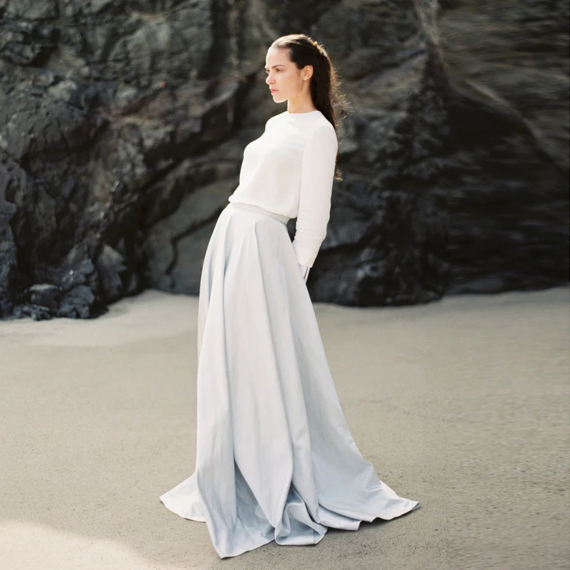 Customized Boho Long Satin Skirts For Bridal To Beach Party Zipper Style High Quality Custom Made Women Skirt Female Adult Skirt
Customized Boho Long Satin Skirts For Bridal To Beach Party Zipper Style High Quality Custom Made Women Skirt Female Adult Skirt