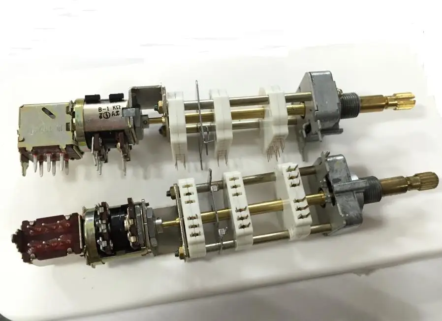 2PCS/LOT J-NOBLE ADR255S V8812 double axis potentiometer 1K with 10 stall rotary band switch
2PCS/LOT J-NOBLE ADR255S V8812 double axis potentiometer 1K with 10 stall rotary band switch