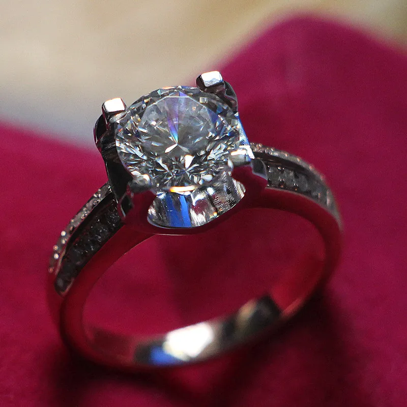 1 Carat Diamond Ring 925 Sterling Silver Proposal Ring The 4 prongs are White Gold Pated,the Setting is Rose Gold Plated
1 Carat Diamond Ring 925 Sterling Silver Proposal Ring The 4 prongs are White Gold Pated,the Setting is Rose Gold Plated
