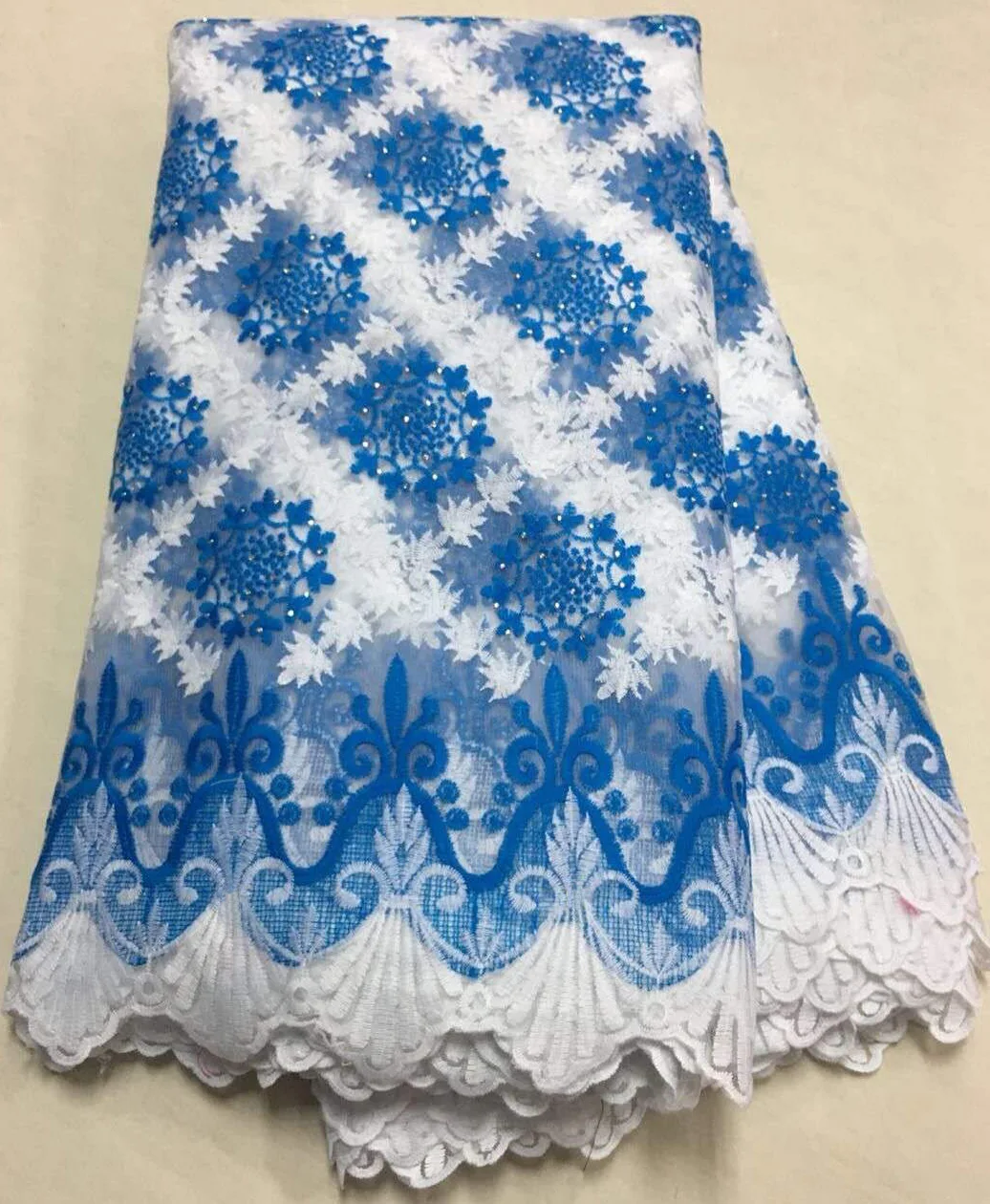 African Lace Fabric 2019 Embroidered Nigerian Laces Fabric High Quality French Tulle Lace Fabric For Brown color Women Dress
African Lace Fabric 2019 Embroidered Nigerian Laces Fabric High Quality French Tulle Lace Fabric For Brown color Women Dress