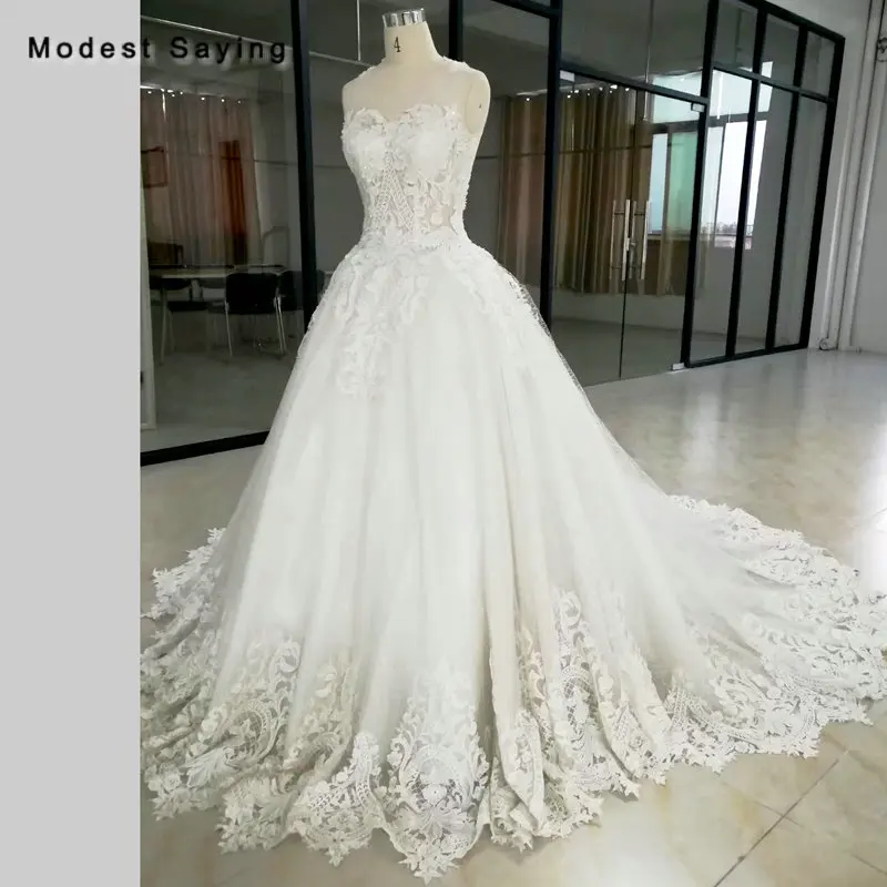 Luxury Ivory Ball Gown V Neckline Beaded Lace Wedding Dresses 2018 Women Formal Church Embroidery Bridal Gowns vestidos de noiva
Luxury Ivory Ball Gown V Neckline Beaded Lace Wedding Dresses 2018 Women Formal Church Embroidery Bridal Gowns vestidos de noiva