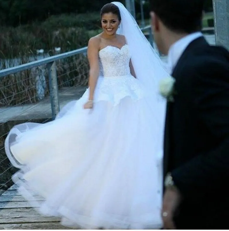 Gorgeous A Line Sweetheart Sleeveless Lace Wedding Dress White Ivory Bridal Gown Custom Size 2 4 6 8 10 12 14 16
Gorgeous A Line Sweetheart Sleeveless Lace Wedding Dress White Ivory Bridal Gown Custom Size 2 4 6 8 10 12 14 16