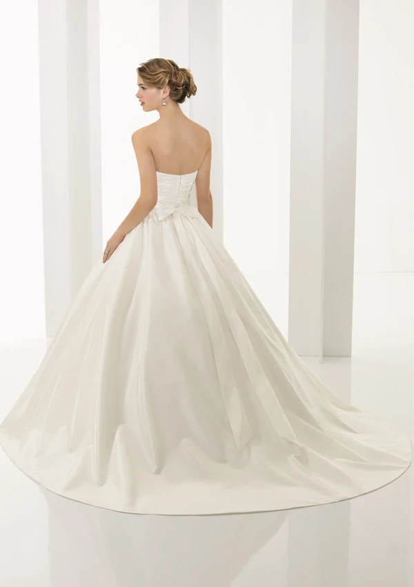 Satin Wedding Sweetheart Sleeveless Simple Bridal Wedding White Ivory Beaded Bridal Gown Robes Inventory Standard Size
Satin Wedding Sweetheart Sleeveless Simple Bridal Wedding White Ivory Beaded Bridal Gown Robes Inventory Standard Size