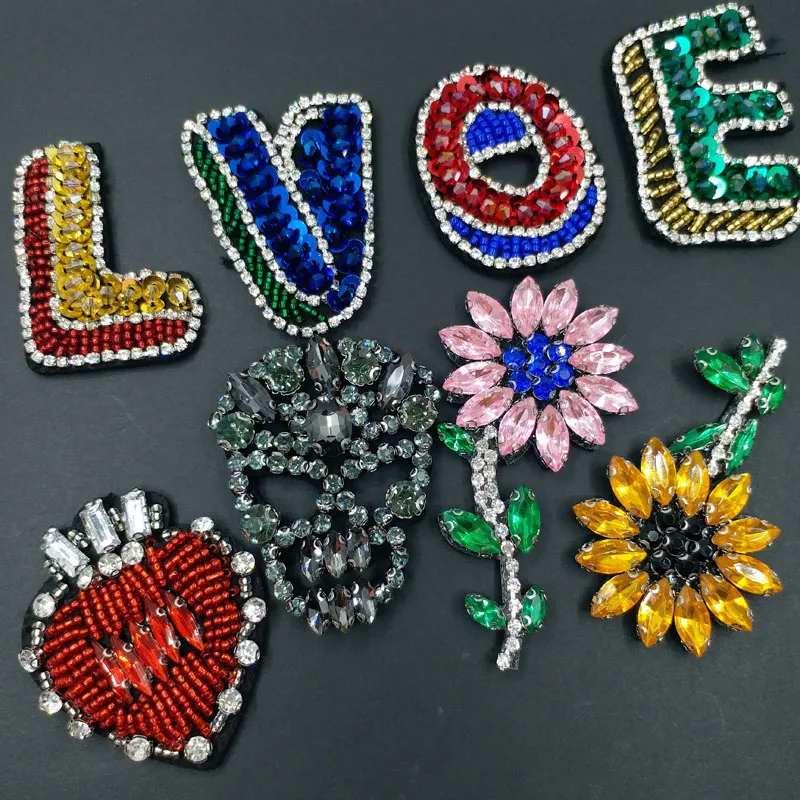 1pc heart Handmade rhinestone beaded Patches for clothes Sew on sequins patch Applique embroidered flower parches bordados para
1pc heart Handmade rhinestone beaded Patches for clothes Sew on sequins patch Applique embroidered flower parches bordados para