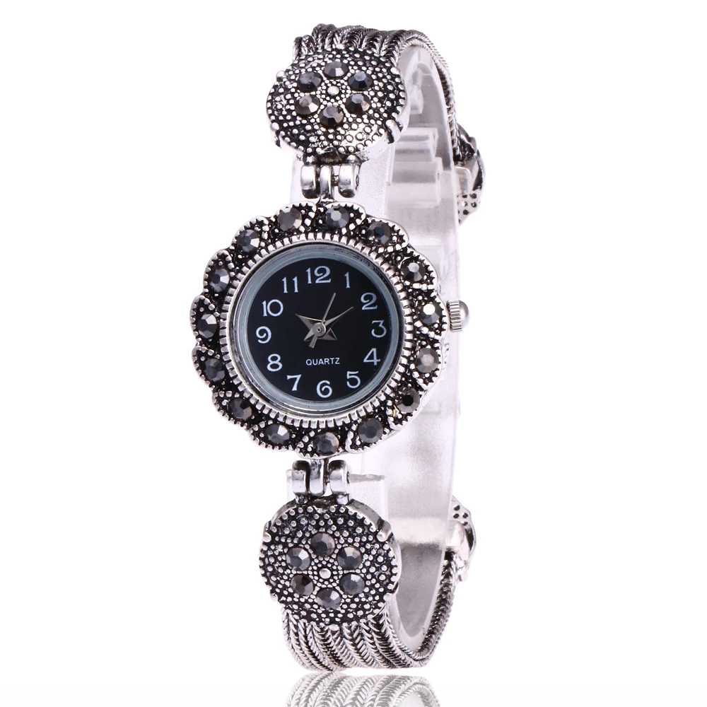 Fashion Vintage Quartz Watches Elliptic dial Big Diamond-encrusted Bracelet Watch wist Watches Lady Hour Montre Femme Relogio
Fashion Vintage Quartz Watches Elliptic dial Big Diamond-encrusted Bracelet Watch wist Watches Lady Hour Montre Femme Relogio