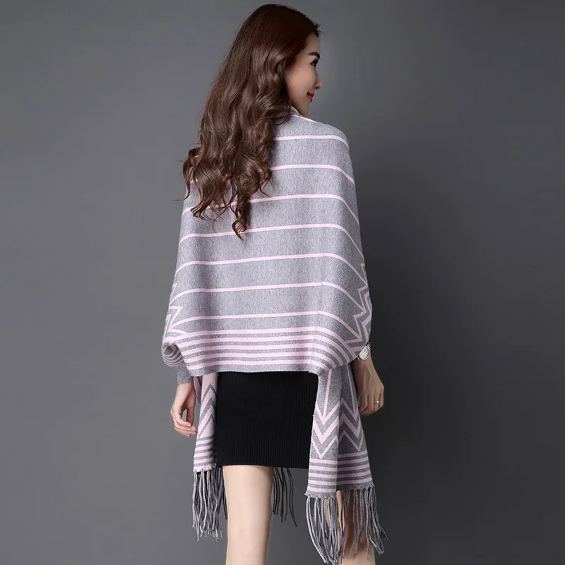 SC87 2018 Lady Knitted Thick Poncho 4 Colors Autumn Winter Shawl Fashion Striped Cardigans Casual Wrap Open Stitch Tassel Cloak
SC87 2018 Lady Knitted Thick Poncho 4 Colors Autumn Winter Shawl Fashion Striped Cardigans Casual Wrap Open Stitch Tassel Cloak