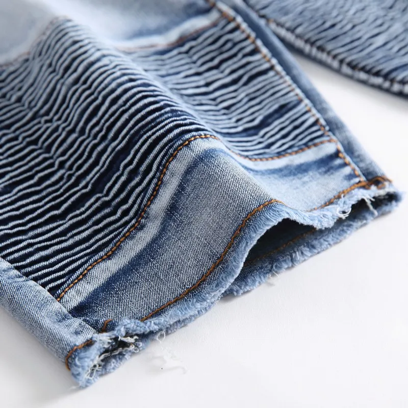 Europe Fashion Summer Denim Trousers Mens Streetwear Straight Casual Pleated Zipper Shorts Washed Knee Length Jeans Plus Size 42
Europe Fashion Summer Denim Trousers Mens Streetwear Straight Casual Pleated Zipper Shorts Washed Knee Length Jeans Plus Size 42