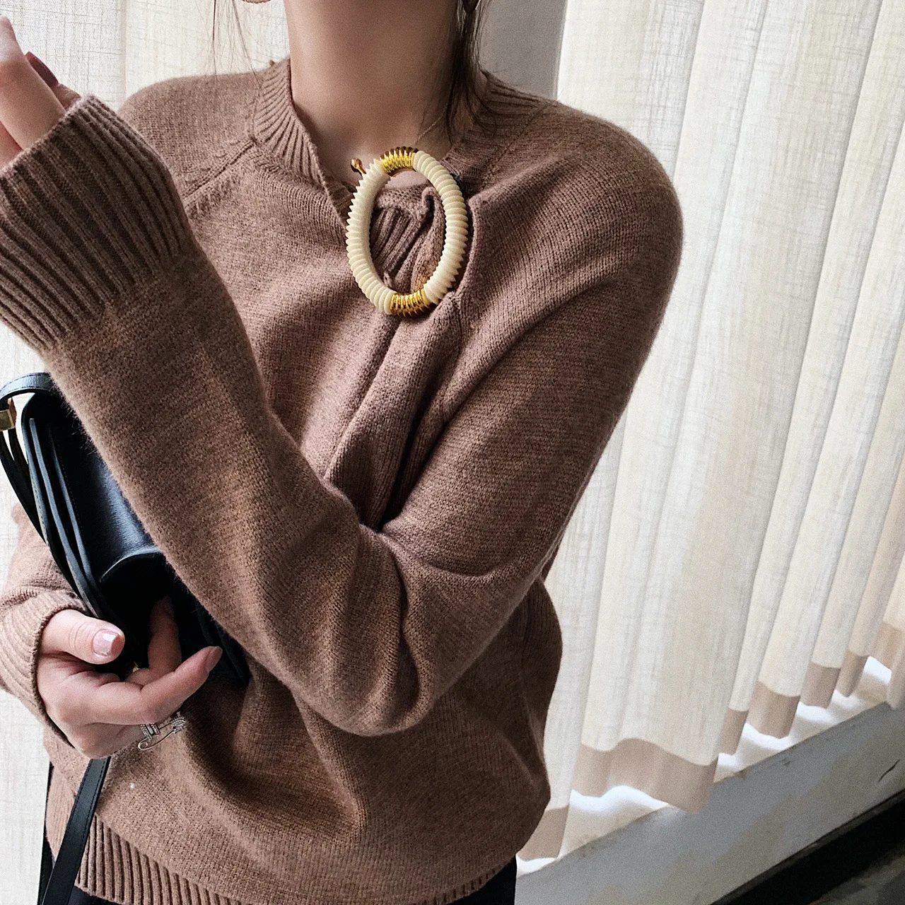 Poncho Limited Cotton Acrylic Casual Full Jumper 2019 New Women's Sweater Loose Buckle Decorative Pullover Women Winter Clothes
Poncho Limited Cotton Acrylic Casual Full Jumper 2019 New Women's Sweater Loose Buckle Decorative Pullover Women Winter Clothes