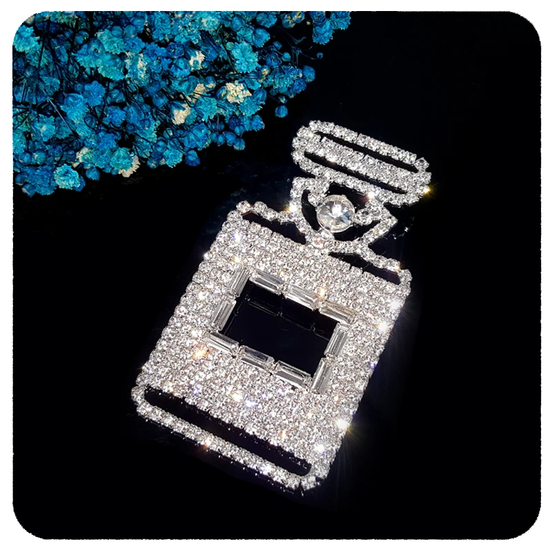 GRANDBLING Factory Wholesale BlingBling Jewelry Handmade Crystal Perfume Bottle Brooch Pin to Lady's Accessory
GRANDBLING Factory Wholesale BlingBling Jewelry Handmade Crystal Perfume Bottle Brooch Pin to Lady's Accessory