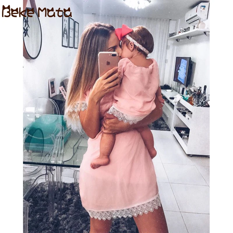 Платья для мамы и дочки одежда кружевное летнее платье с коротким рукавом всей