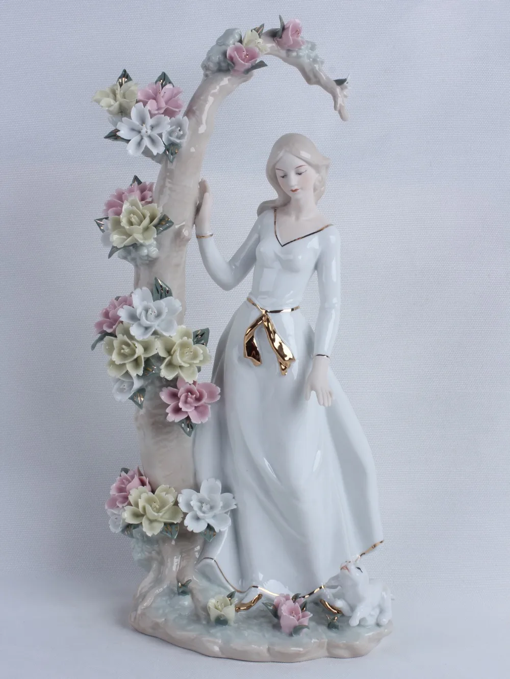Retro Porcelain Puppy Walking Girl Figurine Ceramic Flowers Belle Miniature Home Scenery Figure Decor Art Ornament Gift Craft
Retro Porcelain Puppy Walking Girl Figurine Ceramic Flowers Belle Miniature Home Scenery Figure Decor Art Ornament Gift Craft
