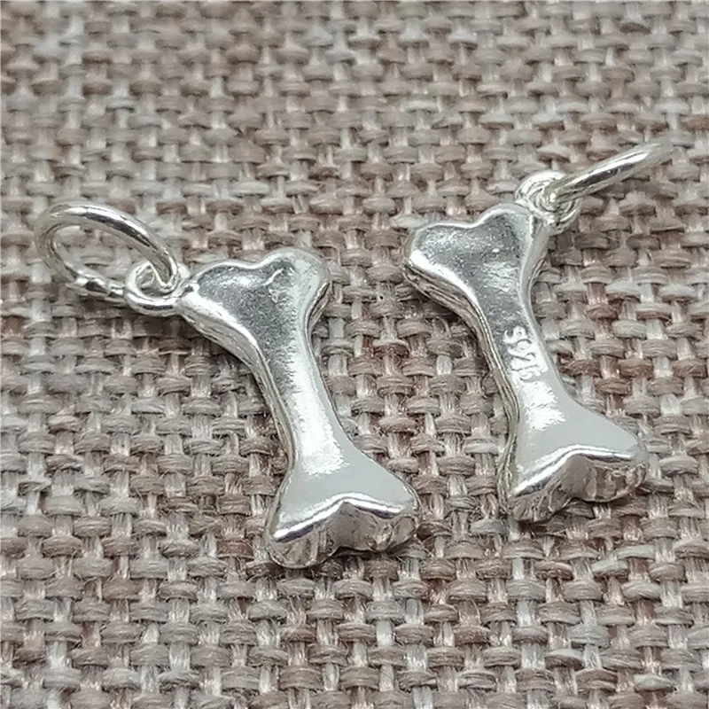 5 Pieces of 925 Sterling Silver Shiny Dog Bone Charms Pet for Bracelet Necklace Earring
5 Pieces of 925 Sterling Silver Shiny Dog Bone Charms Pet for Bracelet Necklace Earring