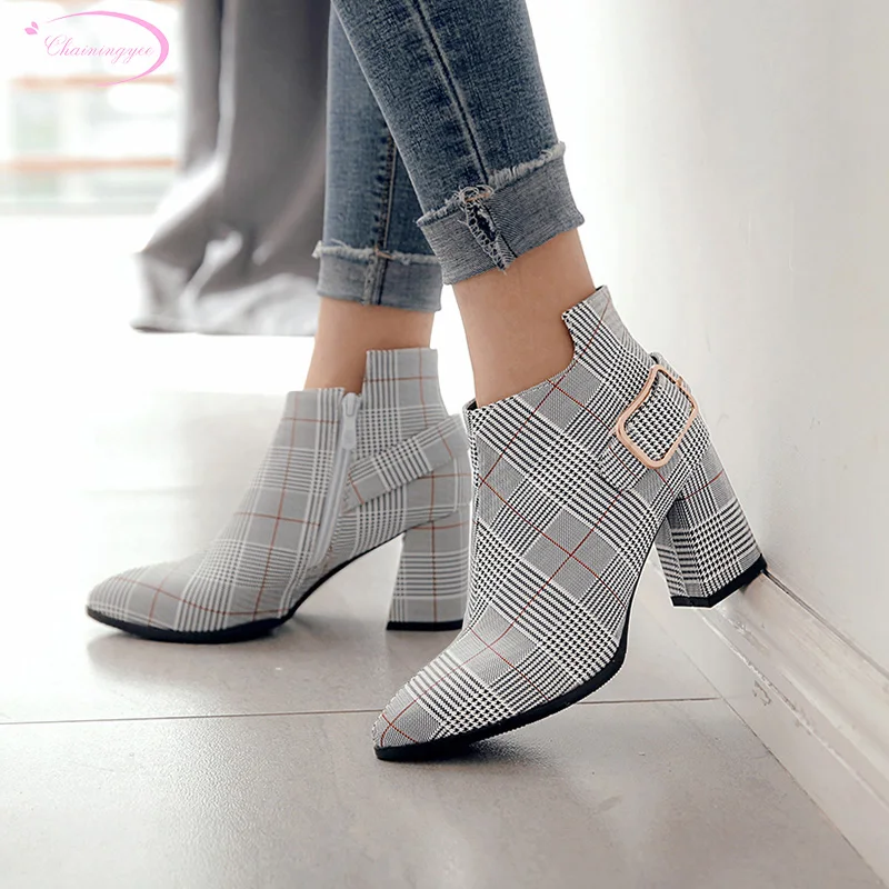 Street casual style sexy pointed toe chelsea boots ankle boots fashion zipper belt buckle high heel thick women's riding boots
Street casual style sexy pointed toe chelsea boots ankle boots fashion zipper belt buckle high heel thick women's riding boots