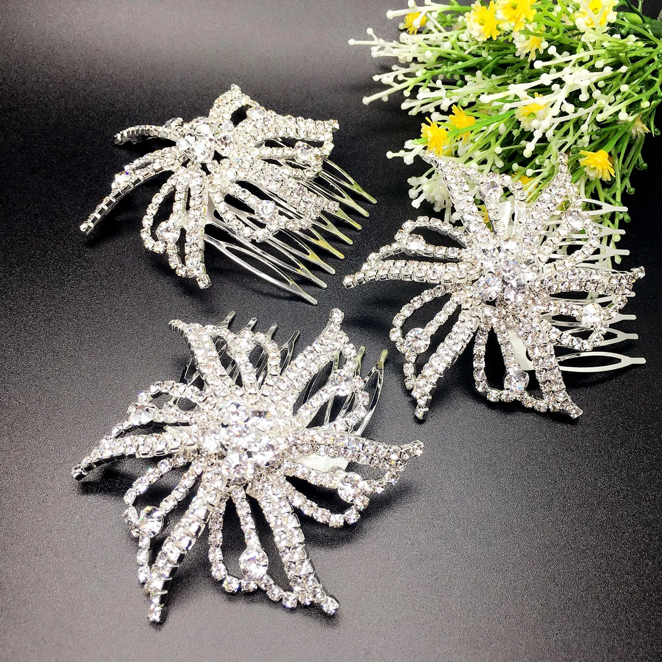 Fashion women's headwears gorgeous Diamond Crystaal Wedding Party Headband hair accessories Clips attractive hairpins for Woman
Fashion women's headwears gorgeous Diamond Crystaal Wedding Party Headband hair accessories Clips attractive hairpins for Woman