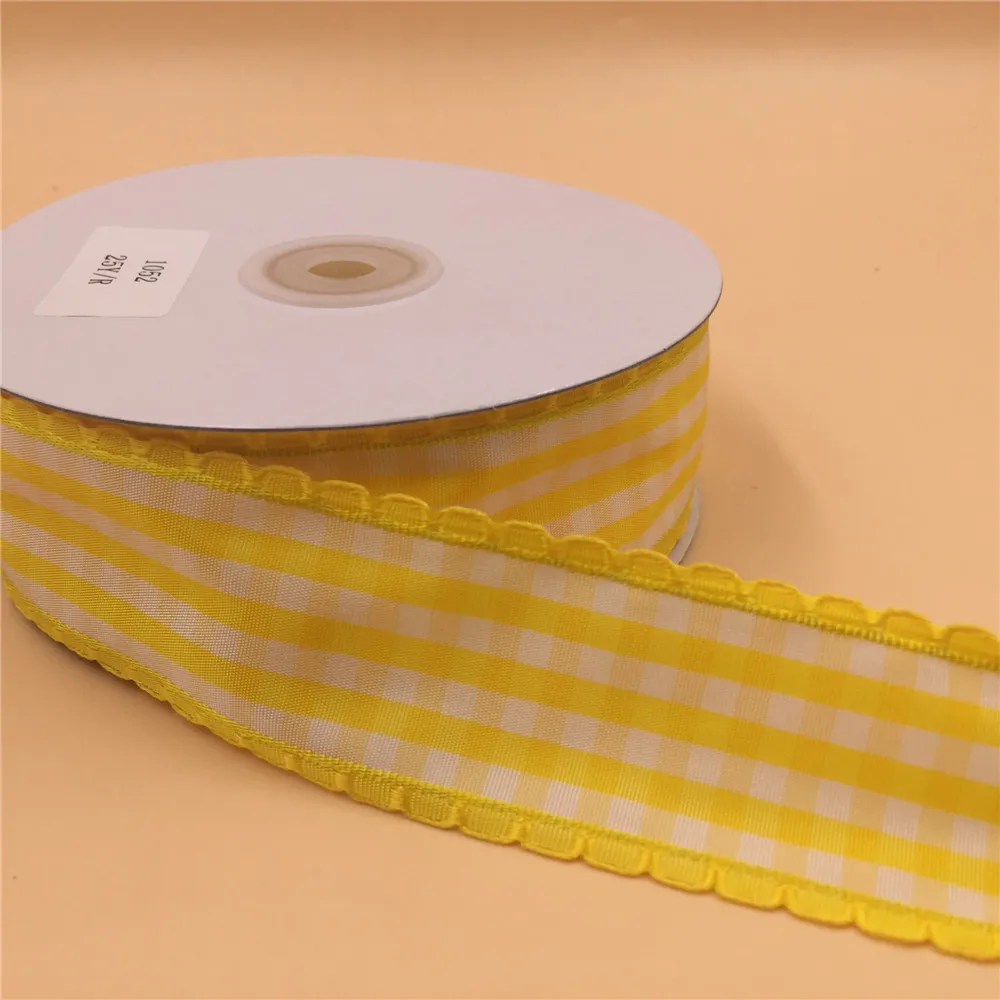 38mm X 25yards Picot Wire Edges Yellow/white Checked Plaid Ribbon. Gift Bow,wedding,cake Wrap,tree Decoration,wreath N1052
38mm X 25yards Picot Wire Edges Yellow/white Checked Plaid Ribbon. Gift Bow,wedding,cake Wrap,tree Decoration,wreath N1052