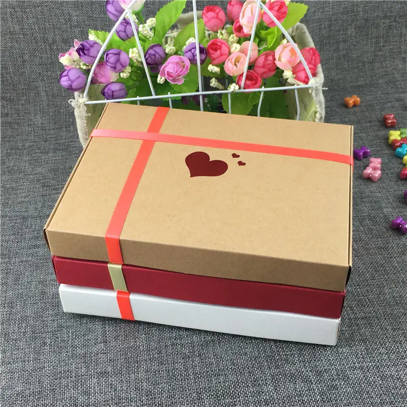 50Pcs/Lot Cardboard Printed Heart Bronzing Boxes For Wedding Engagement Beautiful Flower Candy Gifts Storage Boxes With Ribbons
50Pcs/Lot Cardboard Printed Heart Bronzing Boxes For Wedding Engagement Beautiful Flower Candy Gifts Storage Boxes With Ribbons