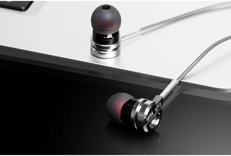 2018 Hot Sales!!! Mobile Phone Universal Metal Phone Earphones In-ear Wired Headset
2018 Hot Sales!!! Mobile Phone Universal Metal Phone Earphones In-ear Wired Headset