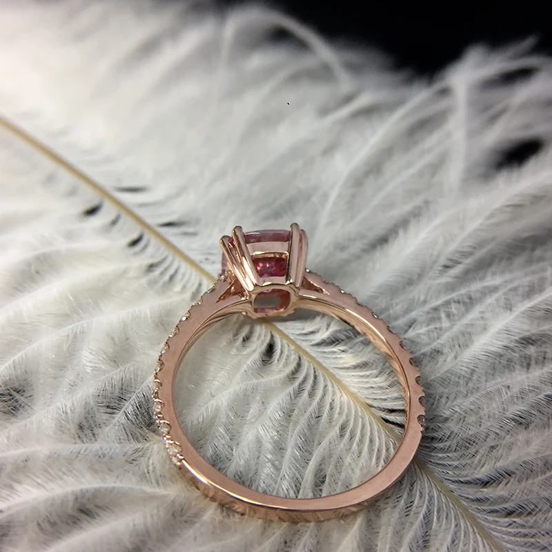 Soild 18k Rose Gold Cushion Cut 1ct Engagement Wedding Ring for Women Pink Moissanite Ring Set Test Positive
Soild 18k Rose Gold Cushion Cut 1ct Engagement Wedding Ring for Women Pink Moissanite Ring Set Test Positive