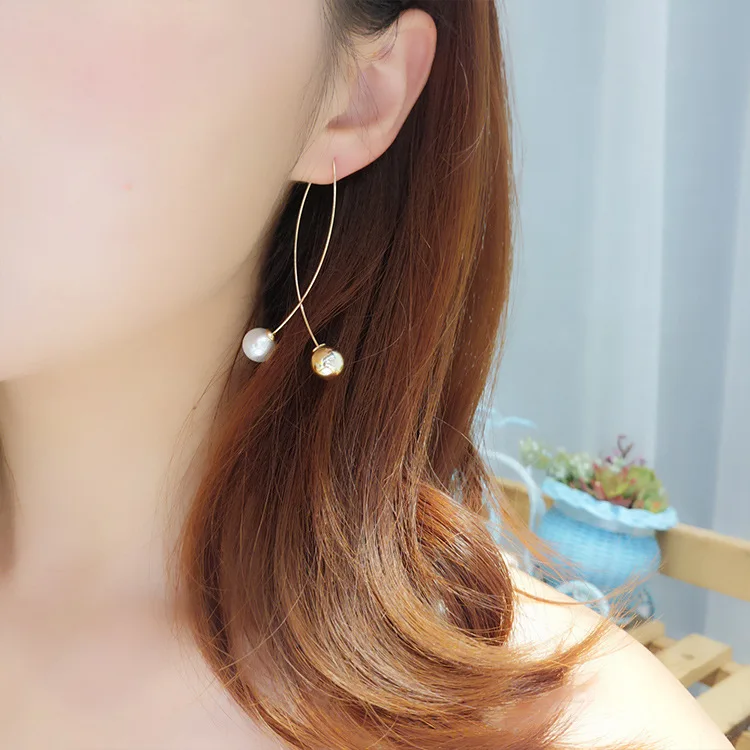 Cross Pearl Earrings 2019 Fashion New Necklace Wild Temperament Cross Pearl Fork Pearl Long Section Generous Ladies Earrings
Cross Pearl Earrings 2019 Fashion New Necklace Wild Temperament Cross Pearl Fork Pearl Long Section Generous Ladies Earrings